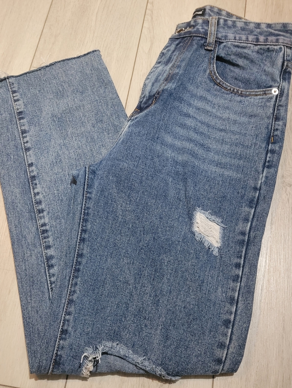 PrettyLittleThing Women's High Waist Distressed Straight Leg Denim Jeans 6 Blue